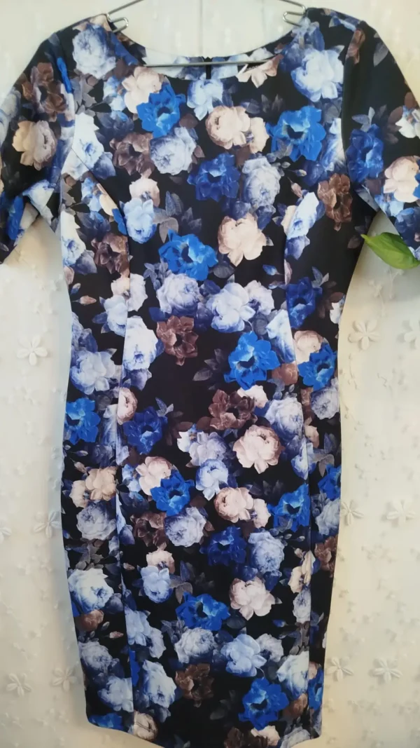 שמלה פרחונית של דורותי פרקינס | 38