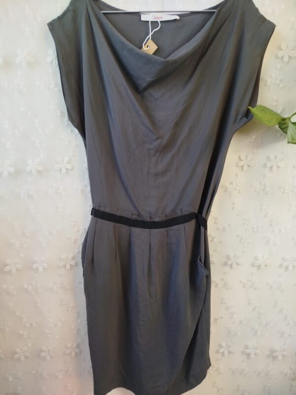 שמלה אפורה של ג'וקה | S