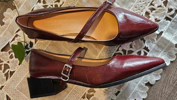 20251130_134327 נעליים חדשות מידה 39