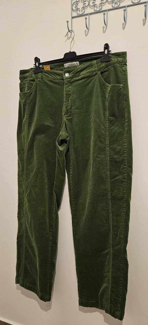 581112582_122273946686203686_2107251870552464381_n מכנסי קורדרוי מעלפים יעל אורגד