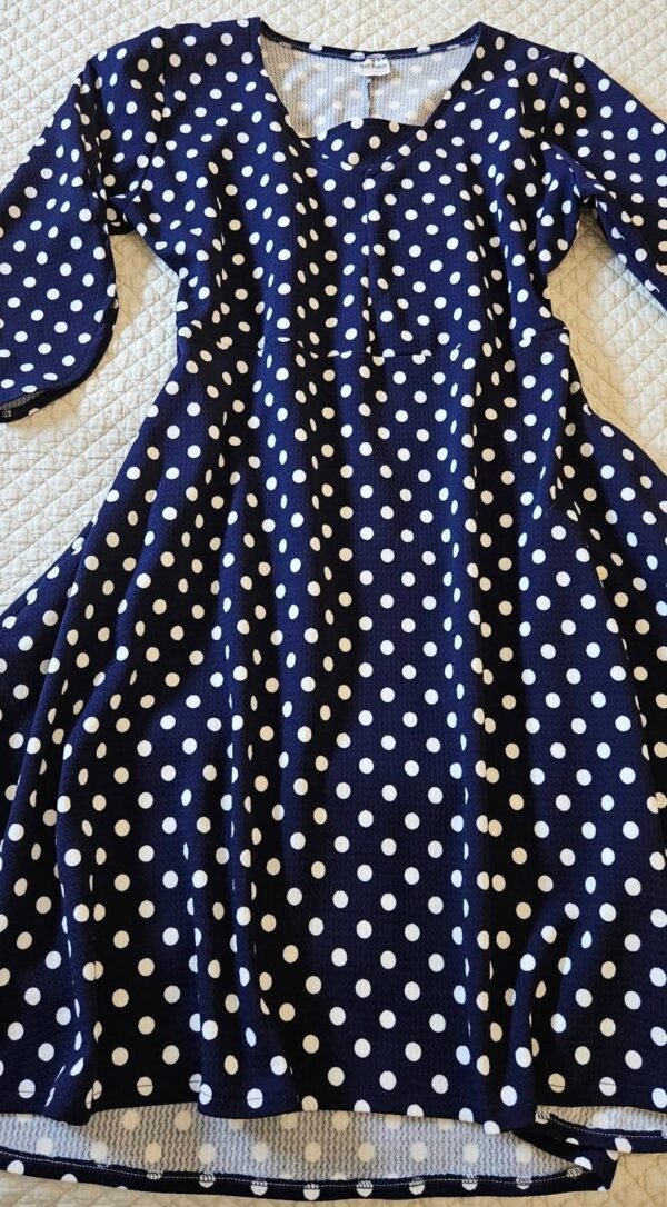 שמלת נקודות של נועה רובין