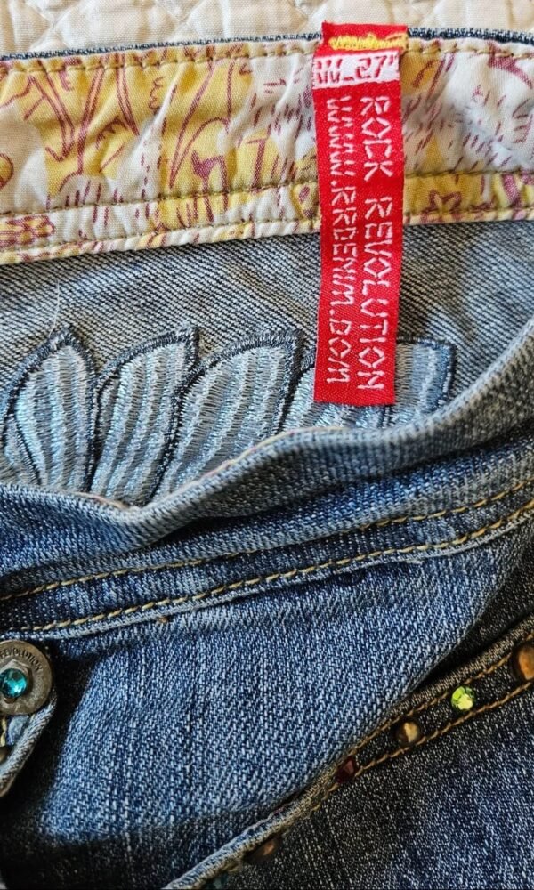 ג'ינס הכי מיוחד ROCK REVOLUTION