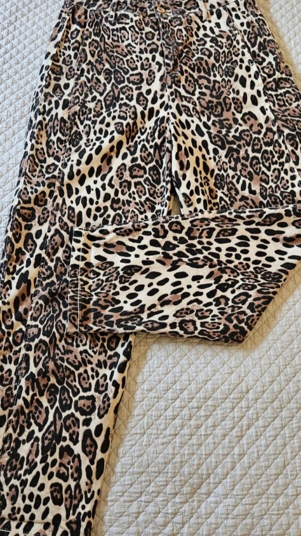 ג'ינס מנומר יפיפה תוצרת איטליה