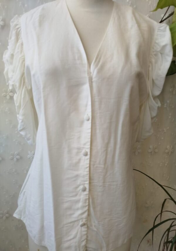 חולצת וינטג' ויסקוזה לבנה עם שרוול מתכווץ | L
