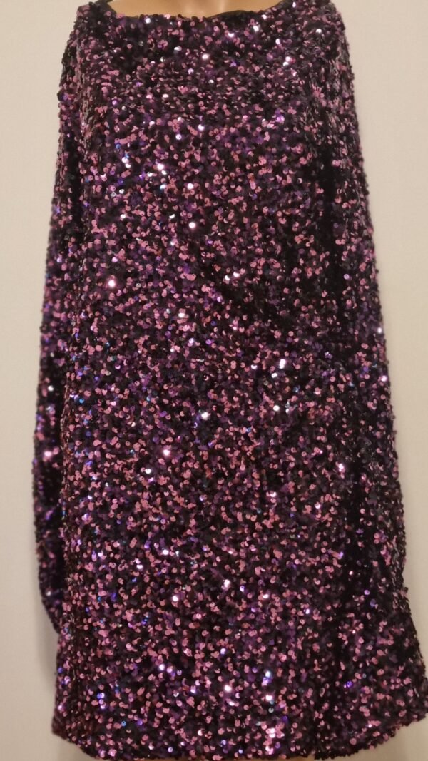 שמלת פיאטים חדשה של זארה שמלת פיאטים חדשה של זארה