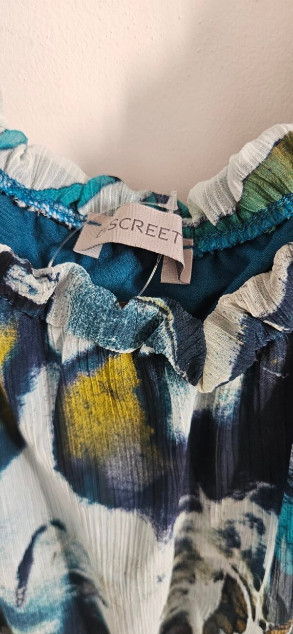 חולצה עם תחרה דיסקריט