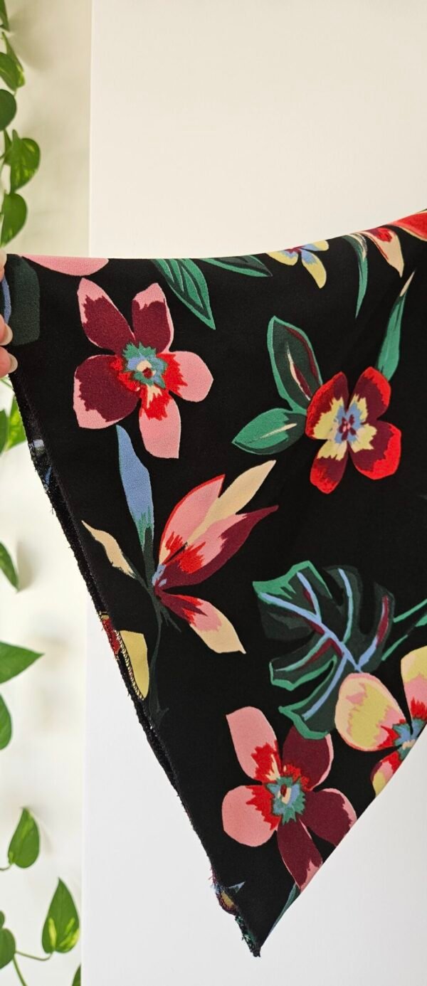 שמלת פרחים חדשה של המעצבת קארן פרנקל