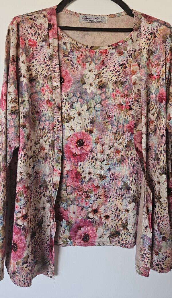 חולצה פרחונית בד נעים