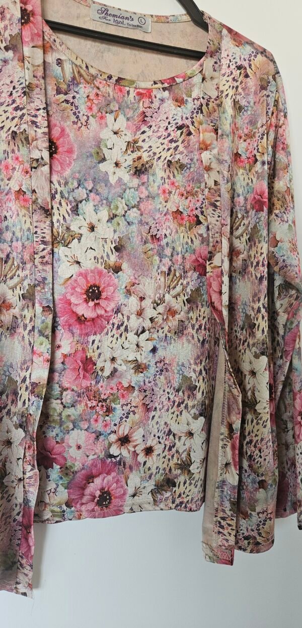 חולצה פרחונית בד נעים