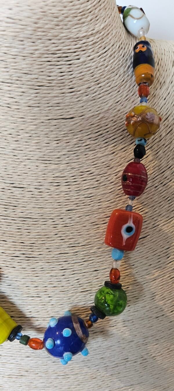 שרשרת חרוזים צבעונית