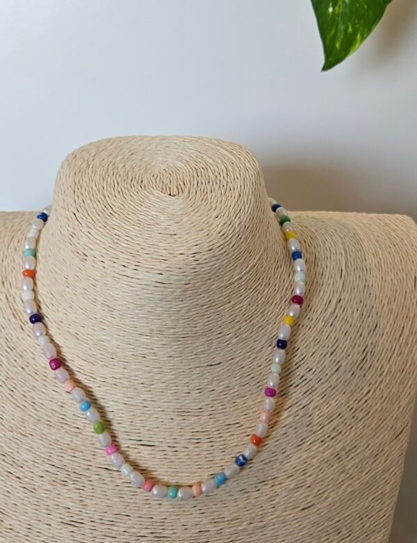 שרשרת וצמיד חרוזים צבעוניים