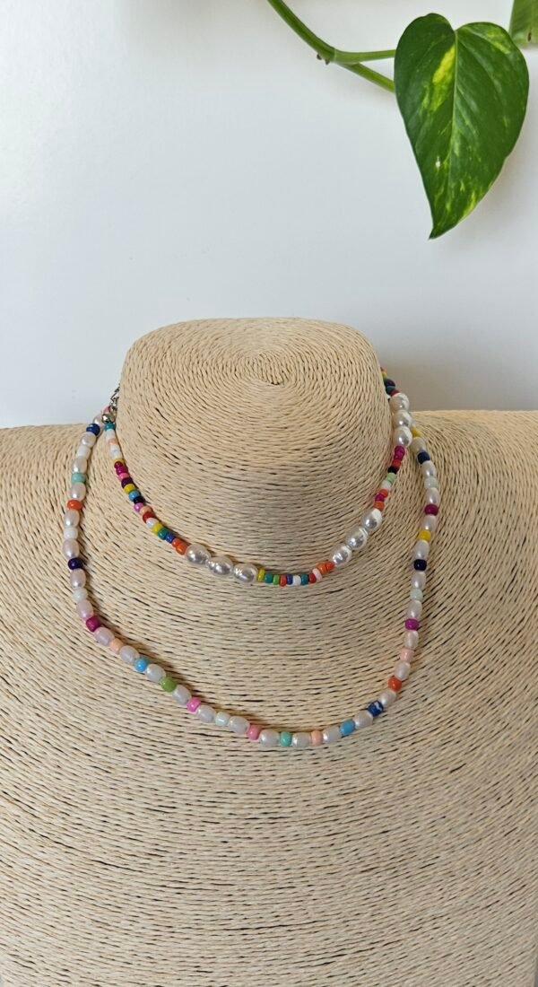 שרשרת וצמיד חרוזים צבעוניים