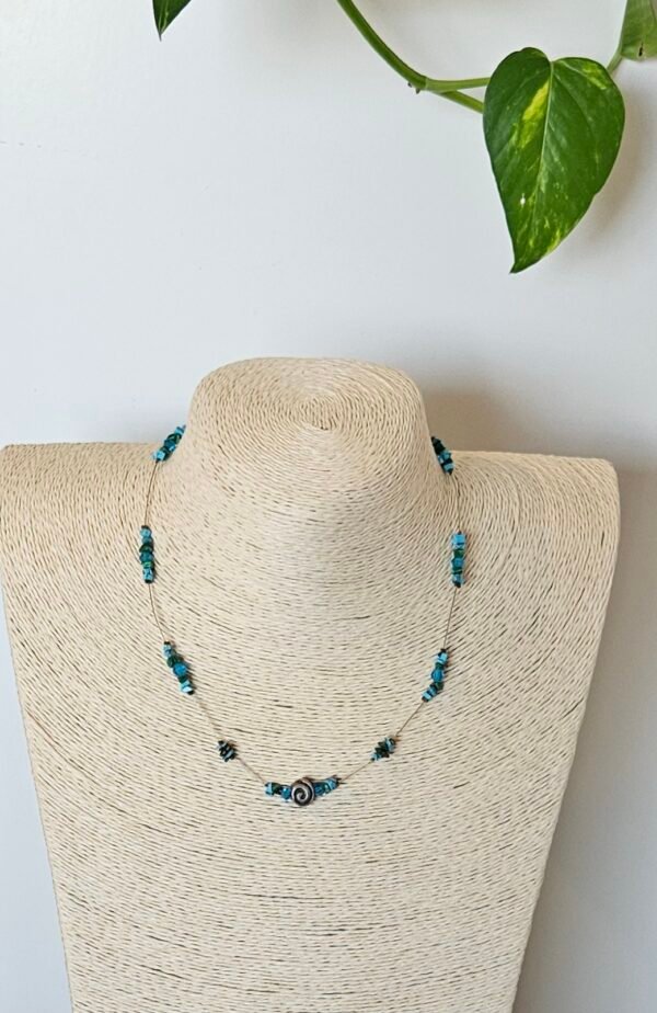 שרשרת קצרה ועדינה כסף אבנים תכולות