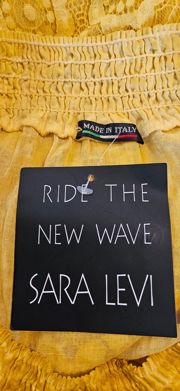 שמלת תחרה צהובה חדשה