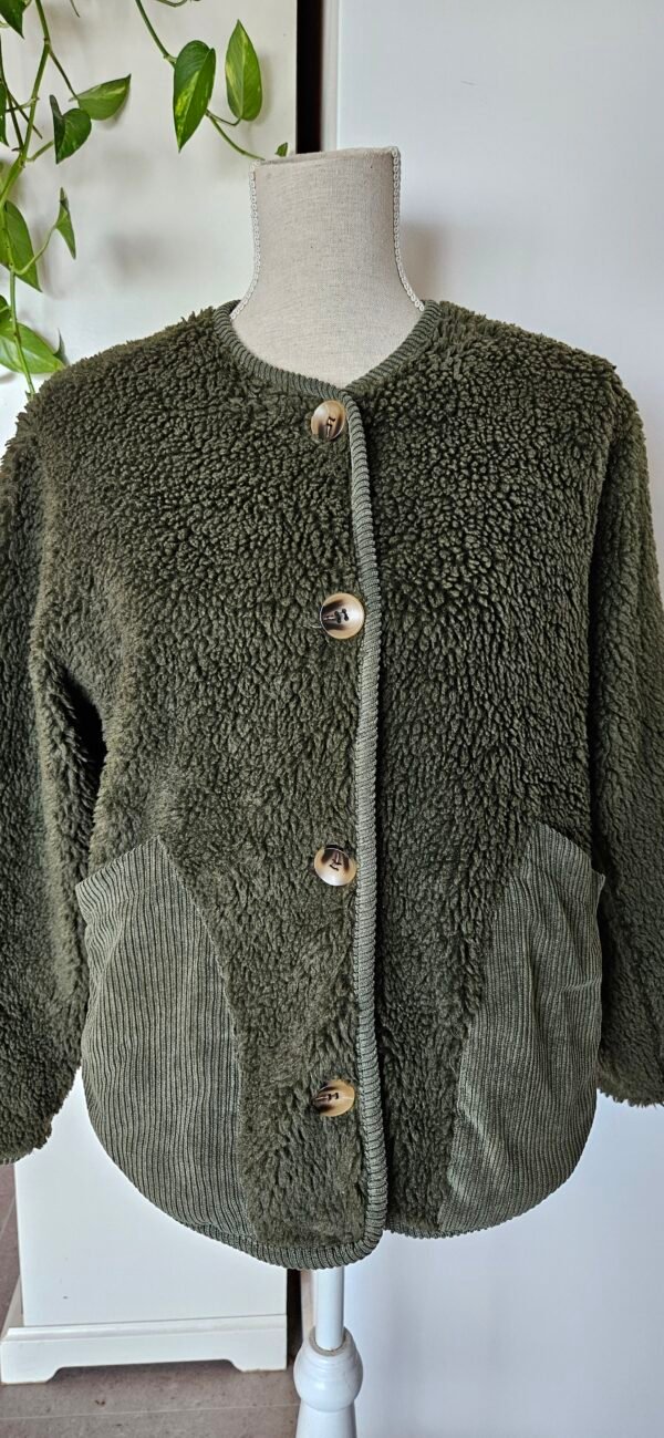 גקט תוצרת איטליה