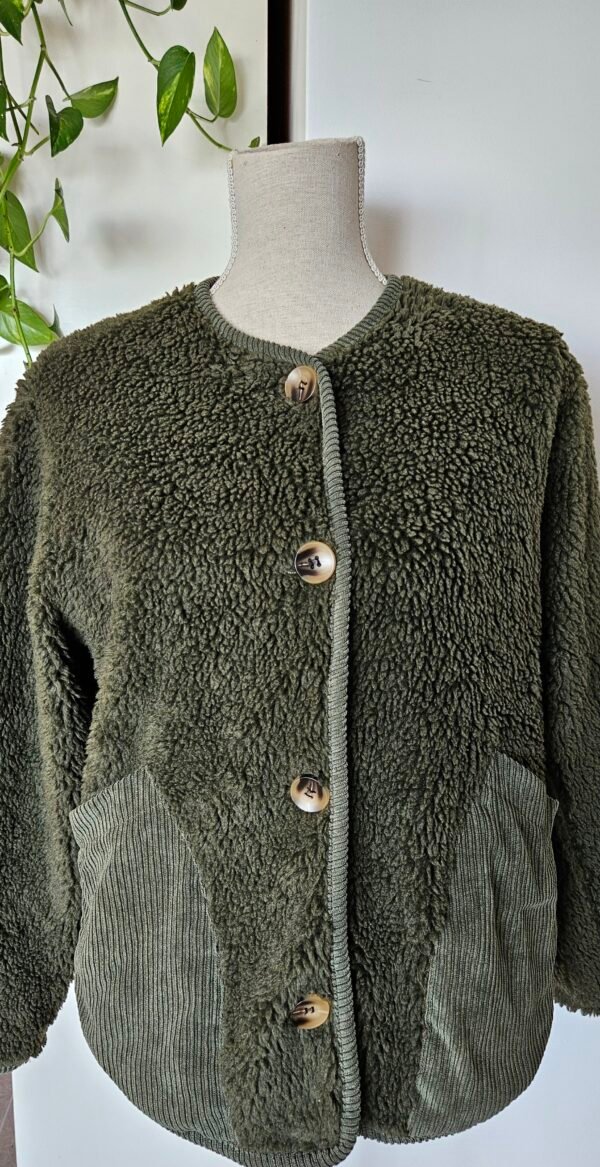 גקט תוצרת איטליה