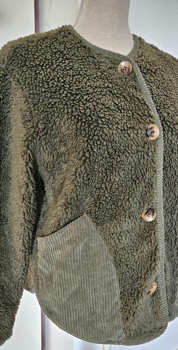 גקט תוצרת איטליה