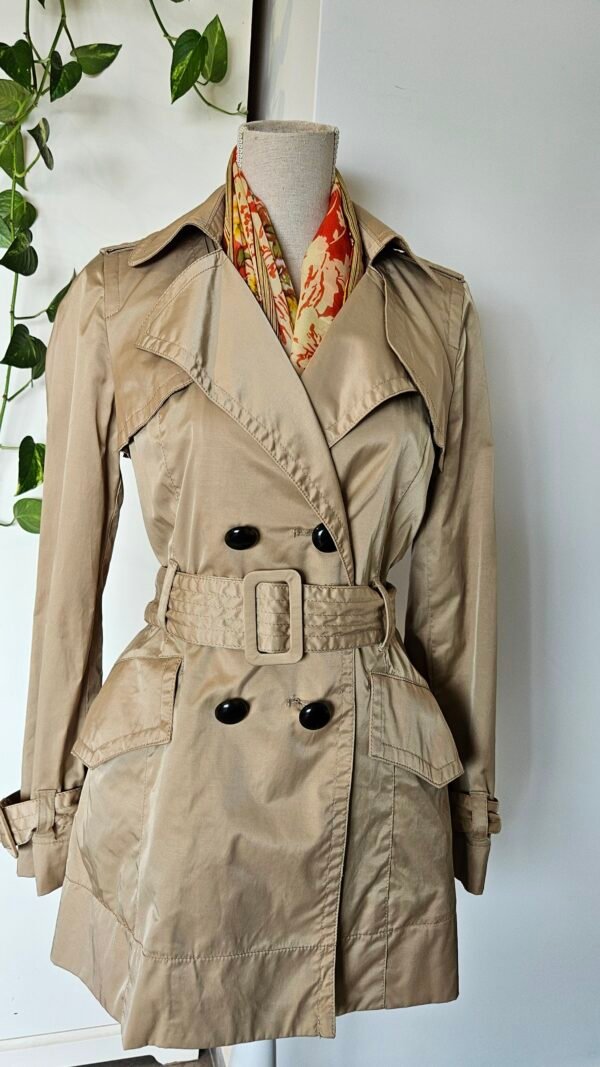 מעיל טרנץ' בז' מעיל טרנץ' בז'