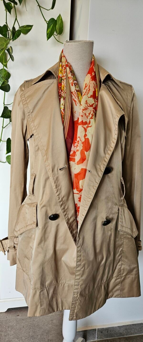 מעיל טרנץ' בז'