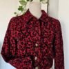 ג'קט מטריף פרחים שחור אדום