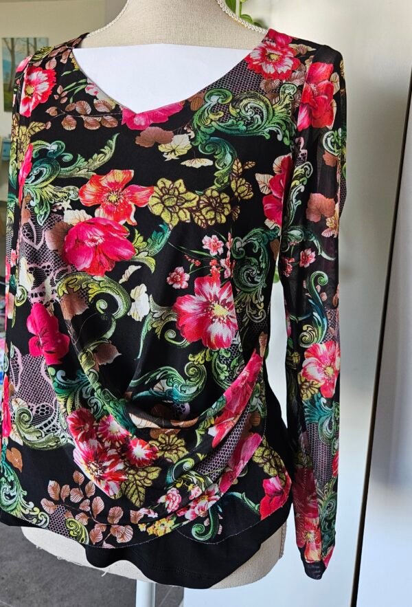 חולצה נעימה פרחונית