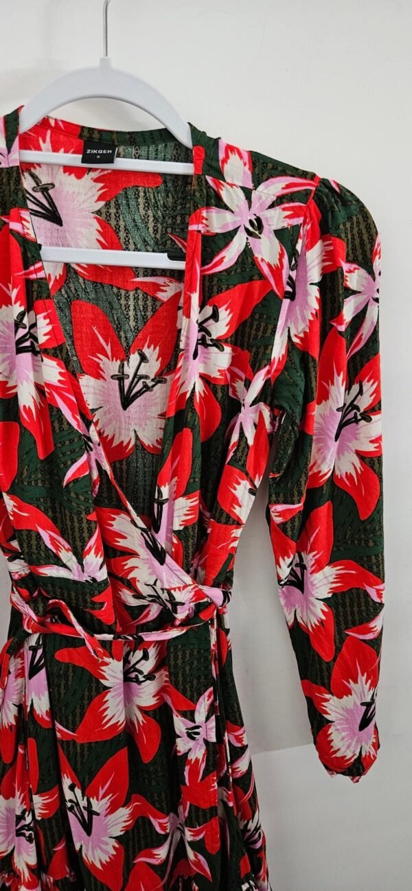 שמלה יפיפייה ZIKGER