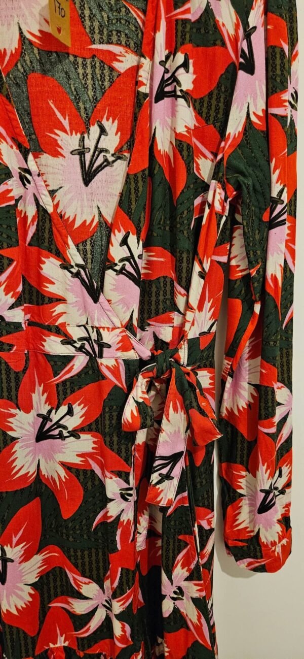 שמלה יפיפייה ZIKGER