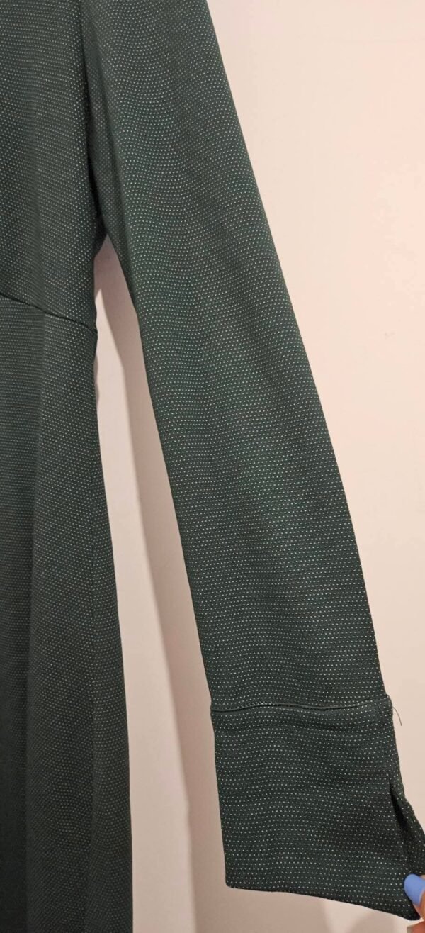 שמלה ירוקה נקודות לבנות נעמה בצלאל