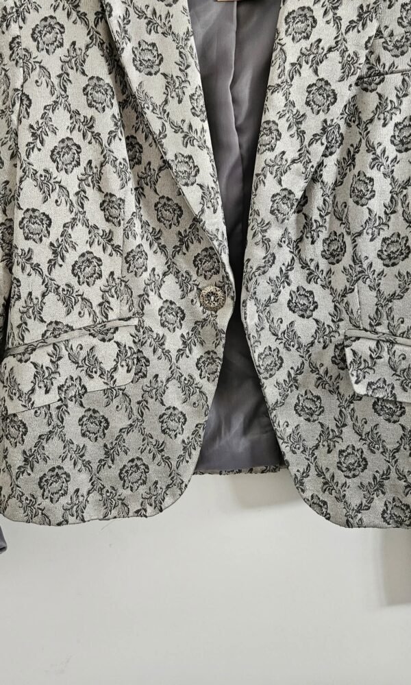 ג'קט פרחוני אפור