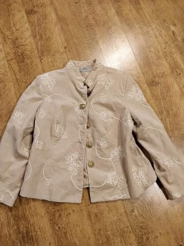 ג'קט קורדרוי צבע בג' עם עיטורי רקמה