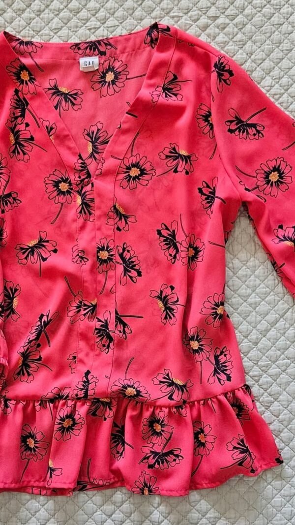 חולצה פרחונית GAP חולצה פרחונית GAP