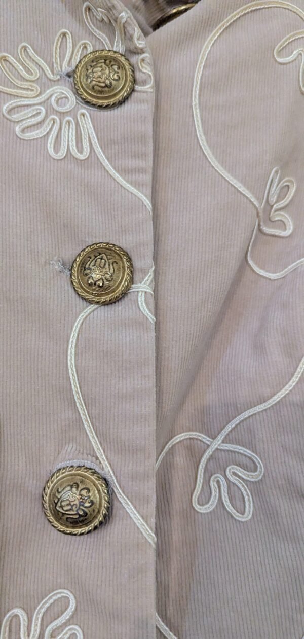 ג'קט קורדרוי צבע בג' עם עיטורי רקמה