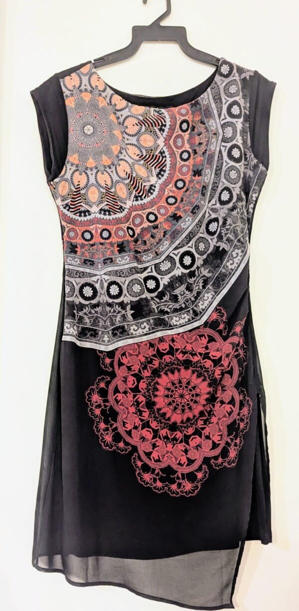 שמלה צבעונית של DESIGUAL אורך מיני / ברך