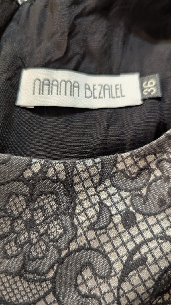 שמלת מעצבת נעמה בצלאל אפור כסוף פרחים