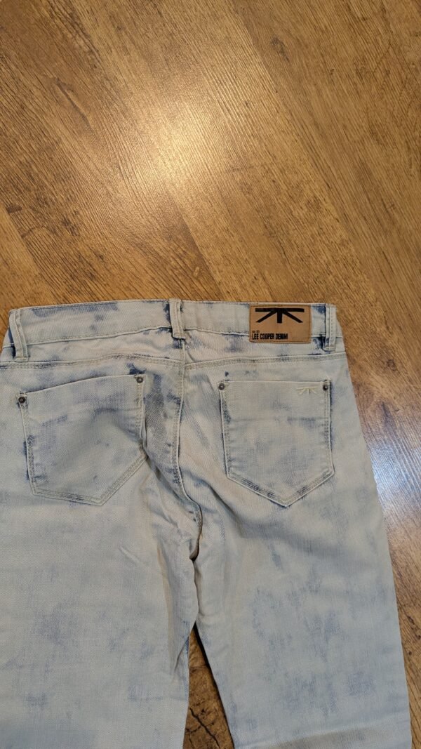 ג'ינס בהיר לי קופר שנות 2000