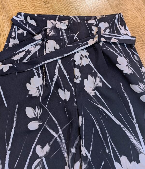 חליפת מכנסיים של זארה חדשה