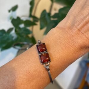 צמיד כסף קשיח עם אבני ענבר בגווני דבש