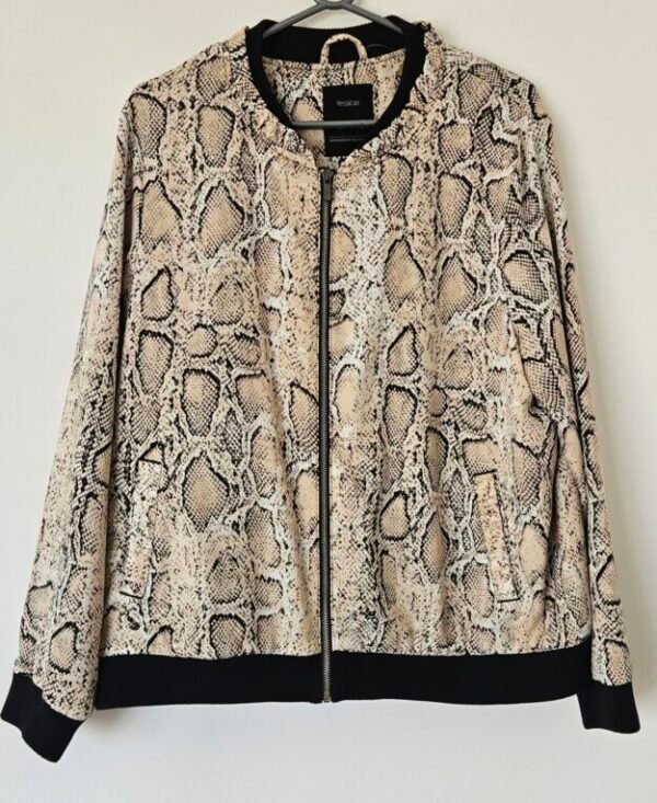 ג'קט מנומר סופר נעים פרינט יפיפה