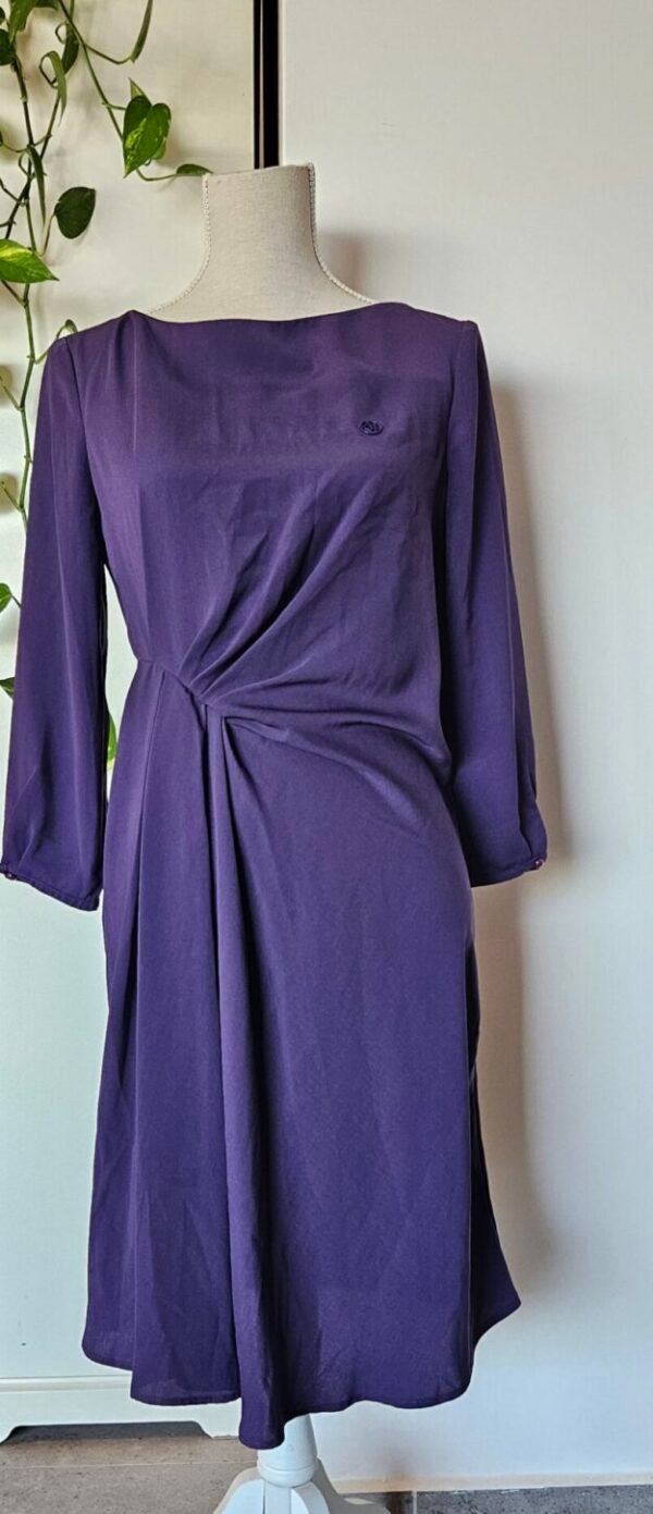 שמלה סגולה של ארמני