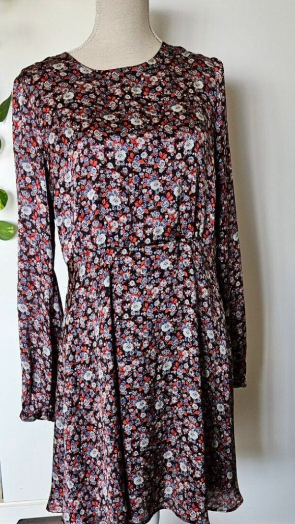 שמלה פרחונית FOREVER21 שמלה פרחונית FOREVER21