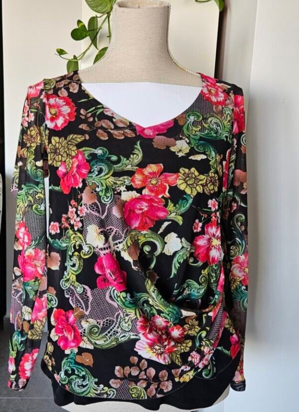 חולצה נעימה פרחונית