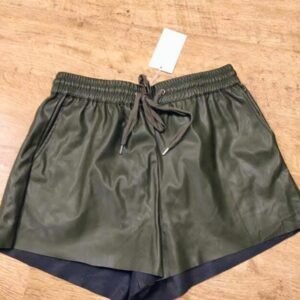 שורט דמוי עור ירוק 🌿