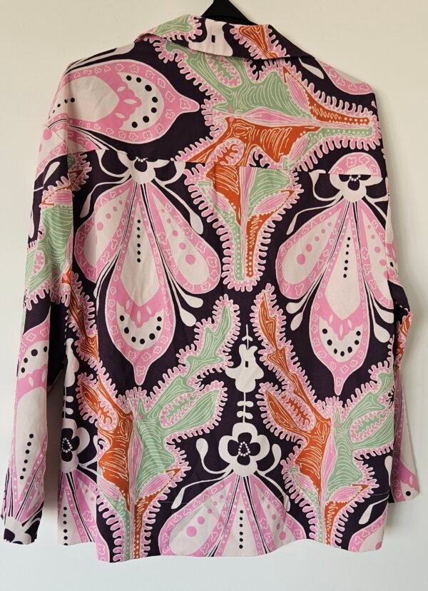 חולצה צבעונית