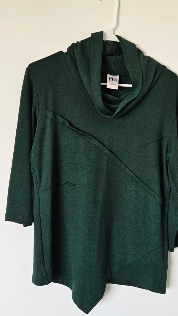 חולצה ירוק בקבוק flo