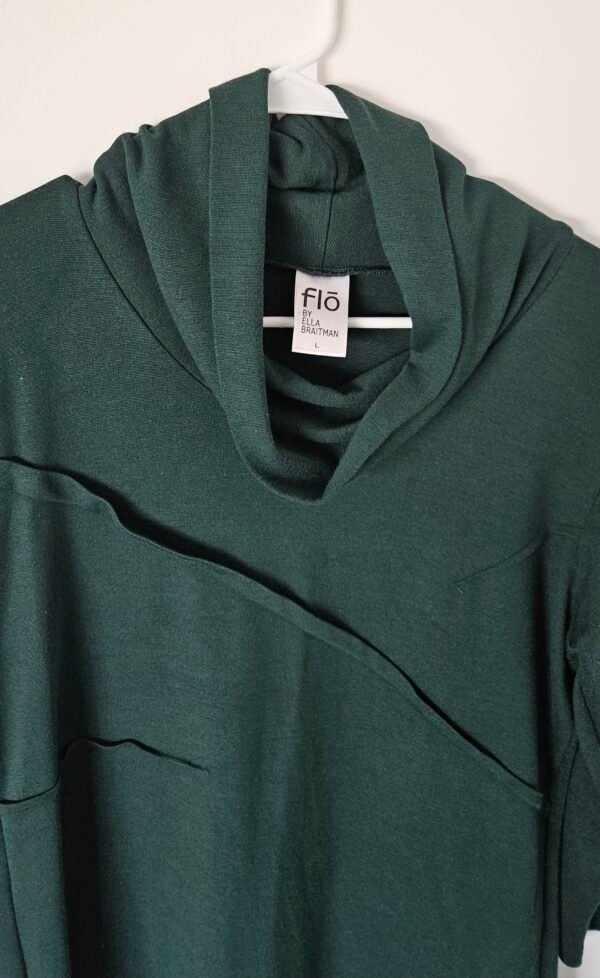 חולצה ירוק בקבוק flo