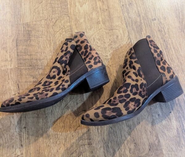 PXL_20260110_081319717~2 מגפון מנומר יפהפיה מידה 38