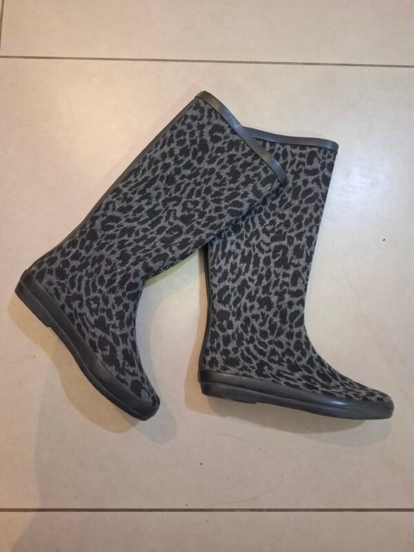 מגף מנומר שטוח