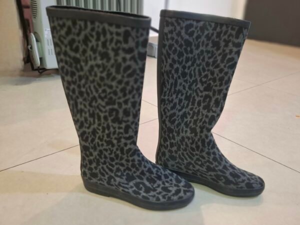 מגף מנומר שטוח