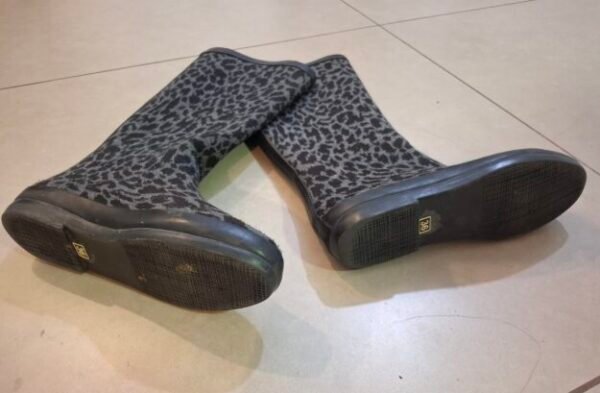 מגף מנומר שטוח