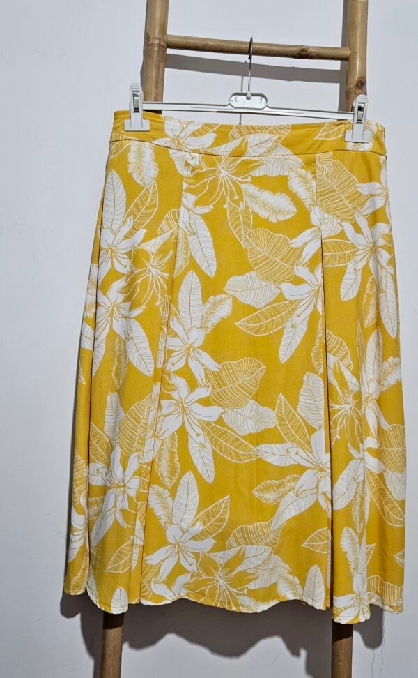 חצאית חדשה מהממת מידה 44